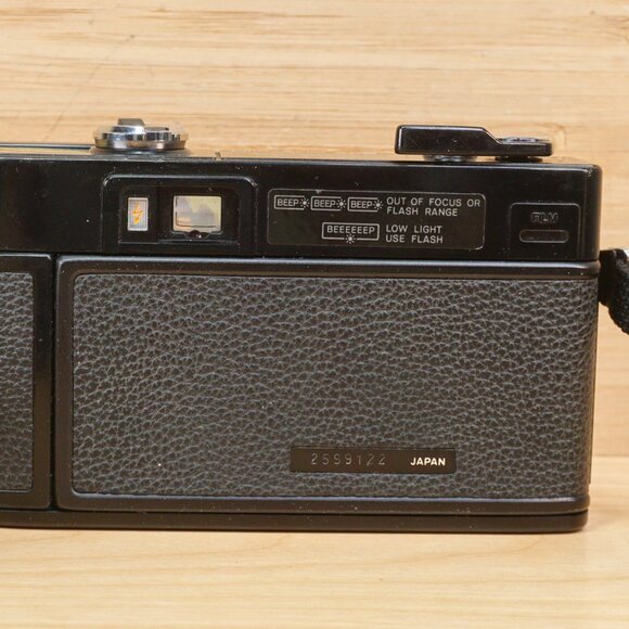 Vintage Minolta Hi-Matic AF2 35mm Film Point-and-Shoot Camera - Picture 7 of 10